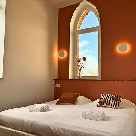 Hotellerie De L'Abbaye Bellegarde-Sainte-Marie Exteriör bild
